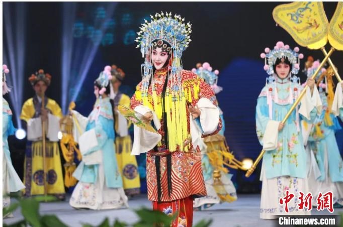 圖為，漢劇《貴妃醉酒》演出現(xiàn)場(chǎng) 武漢文旅局供圖