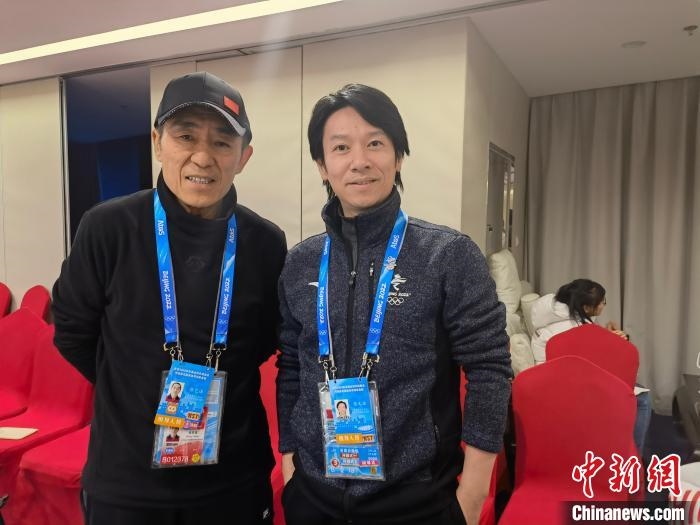 張文海與張藝謀的合影?！埼暮?供圖