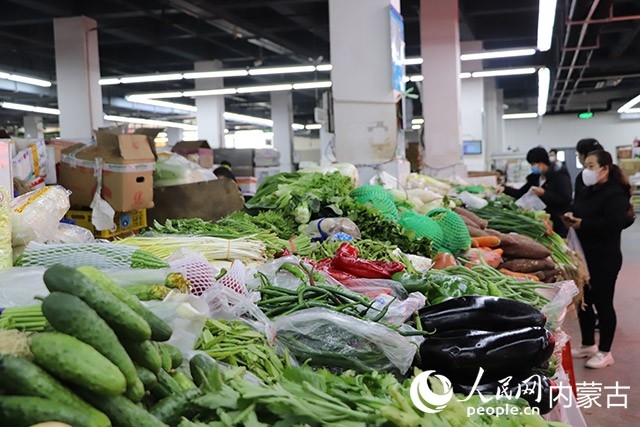 本輪疫情初期的美通農(nóng)產(chǎn)品批發(fā)市場(chǎng)。玉泉區(qū)融媒體中心供圖