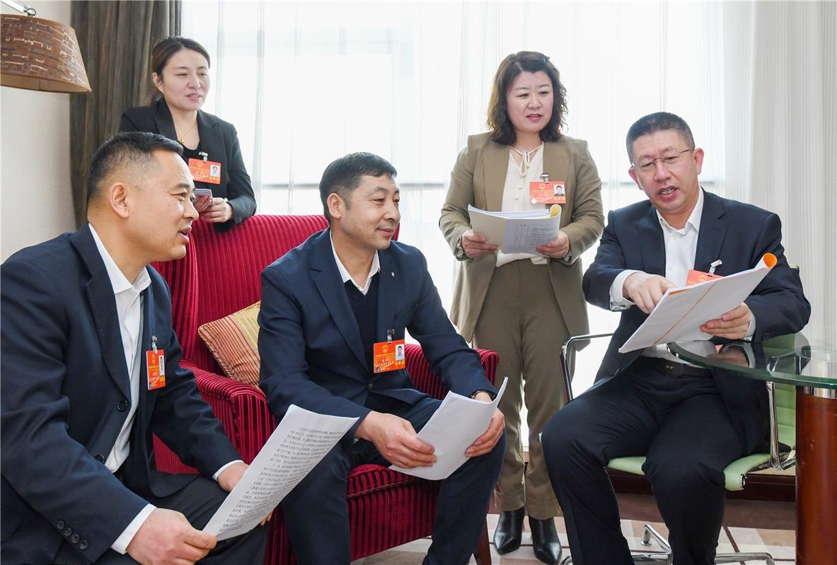 奮進(jìn)2024｜代表來了！自治區(qū)十四屆人大二次會(huì)議召開在即