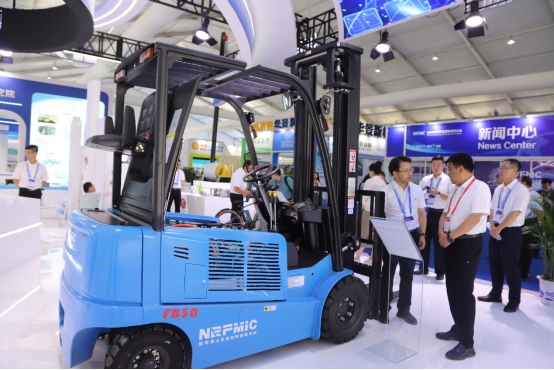 組圖｜聚焦“雙新”大會(huì) 大咖云集“展”風(fēng)采303.png