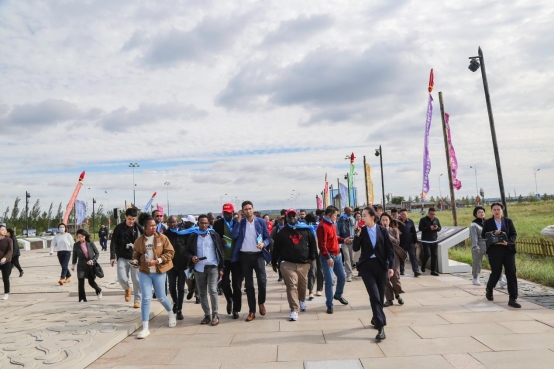 1727085385992614.png 北京大學(xué)“東方獎(jiǎng)學(xué)金”學(xué)員參訪團(tuán)訪問(wèn)內(nèi)蒙古(第一天)(1)114.png