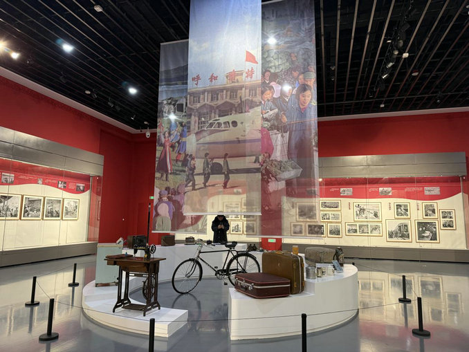 1769139657144242.jpg 展3.jpg