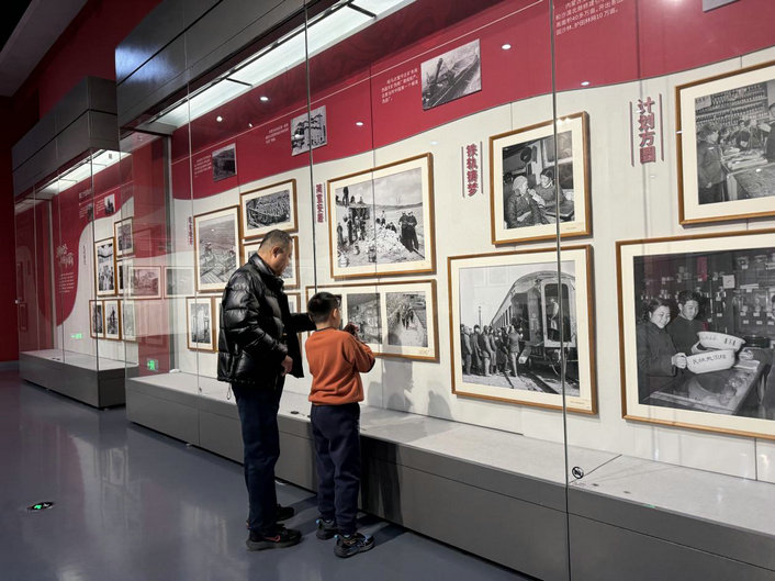 1769139678508162.jpg 展1.jpg