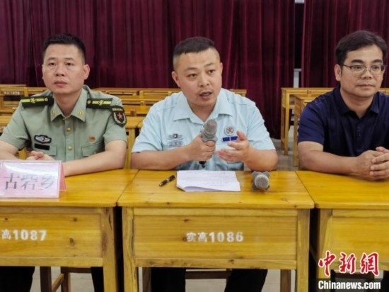 宣講員宣講。韋碩 攝