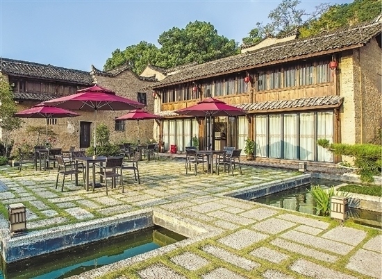 整治后的蓮都區(qū)下南山村催生眾多新業(yè)態(tài)。 當(dāng)?shù)毓﹫D