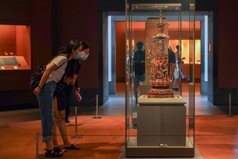 2020年7月24日，觀眾在蘇州博物館內(nèi)參觀。