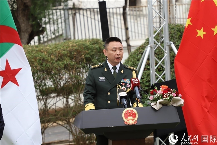 圖為胡璽鈞武官致辭。人民網(wǎng)記者 王傳寶攝