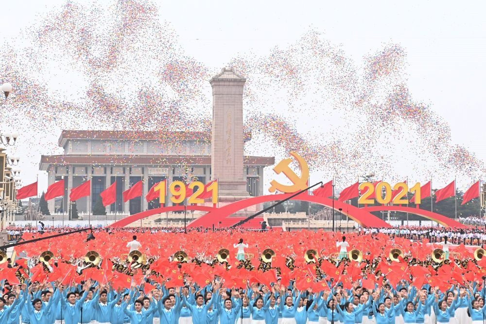 2021年7月1日上午，慶祝中國共產(chǎn)黨成立100周年大會在北京天安門廣場隆重舉行。這是慶祝大會現(xiàn)場放飛氣球。新華社記者 李尕 攝