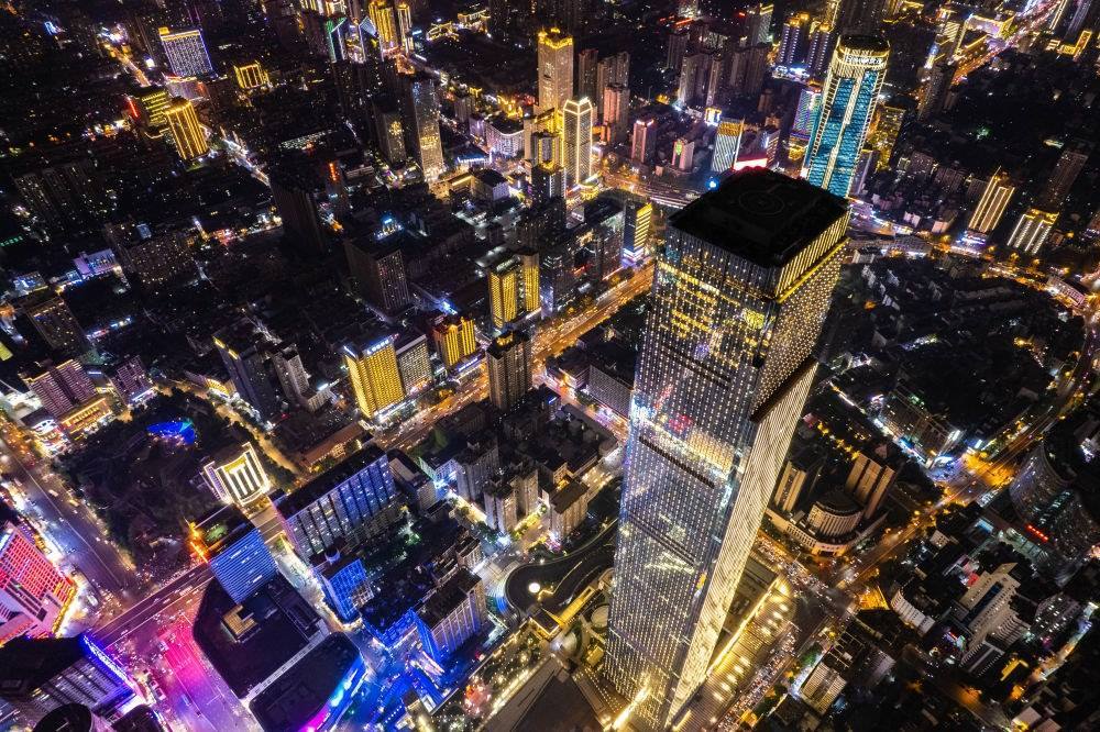 這是6月7日夜間拍攝的長沙城區(qū)景色（無人機(jī)照片）。新華社記者 陳思汗 攝