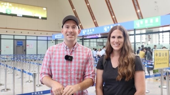 6月13日，來自美國的德拉古（Dragoo）夫婦將首次乘坐中老鐵路國際旅客列車從中國出境。李揚(yáng) 攝