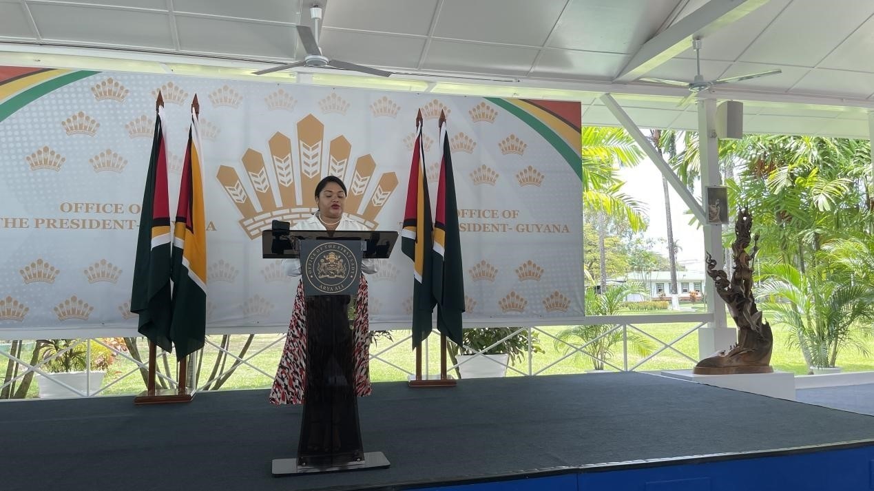 圭亞那第一夫人阿爾雅·阿里發(fā)表致辭。第18期援圭亞那醫(yī)療隊供圖