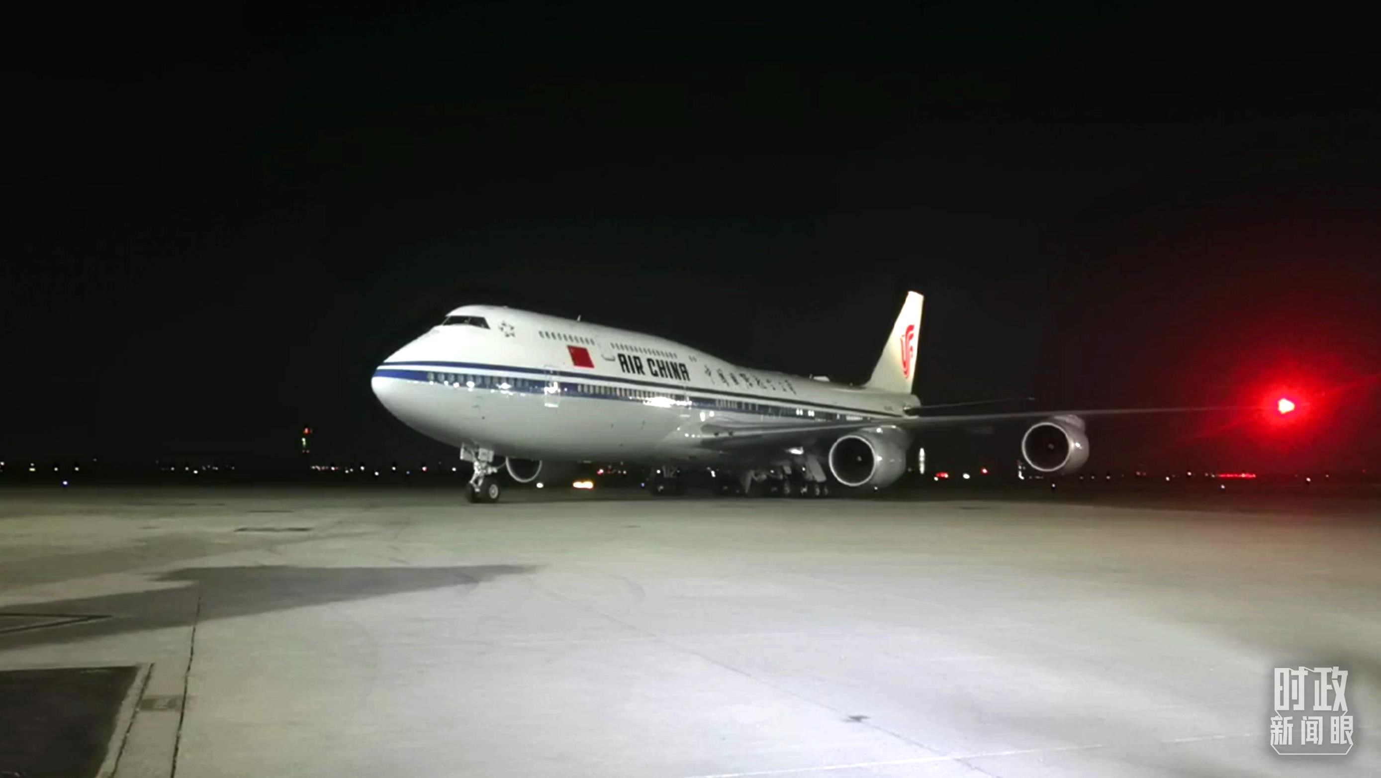 △這是習近平乘坐的專機。（總臺央視記者鐘銳拍攝）