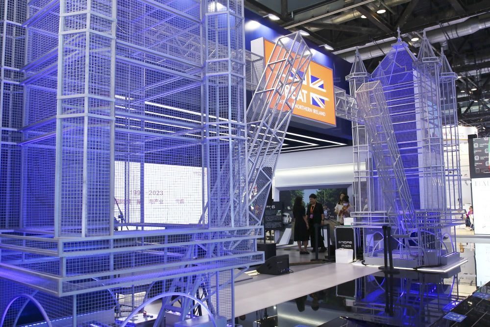 這是9月3日在國(guó)家會(huì)議中心綜合展區(qū)拍攝的英國(guó)展館。新華社記者 孫瑋彤 攝