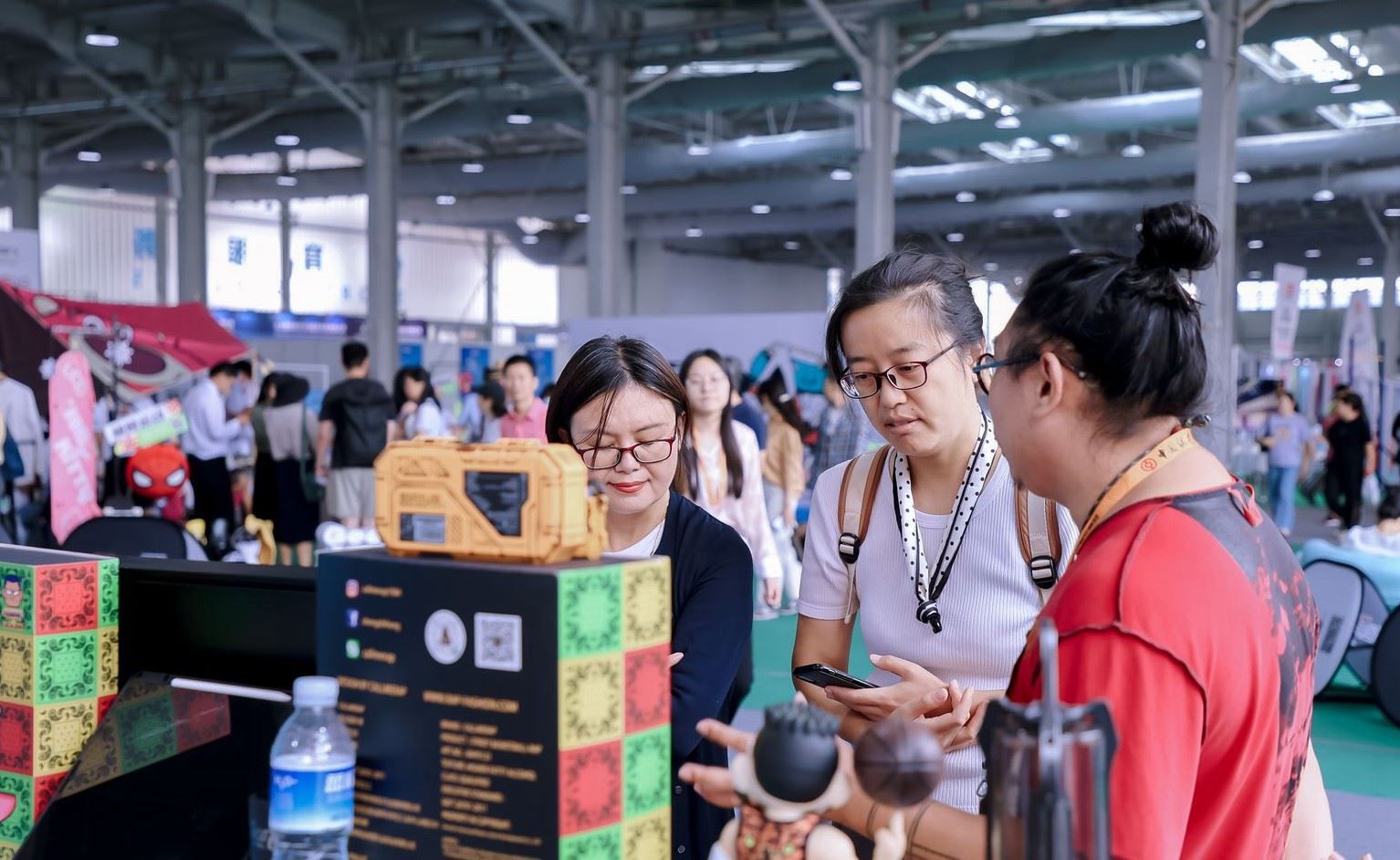 體育服務專題展區(qū)現(xiàn)場。人民網 歐陽易佳攝