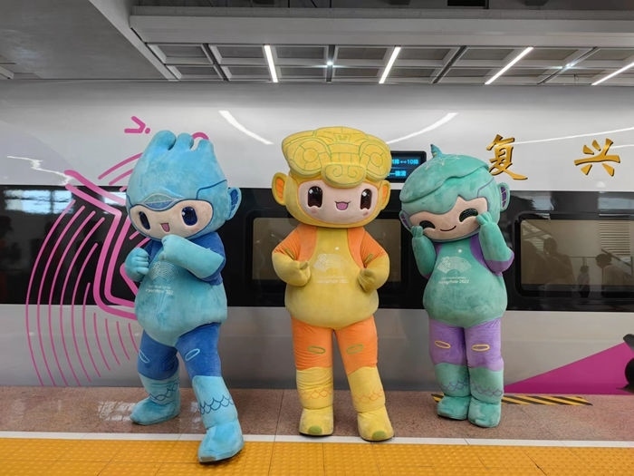 復(fù)興號亞運(yùn)智能動車組列車車廂。上海鐵路局融媒體中心供圖