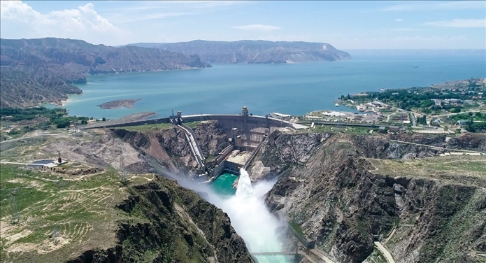 龍羊峽水電站開閘放水。國家電投黃河公司供圖