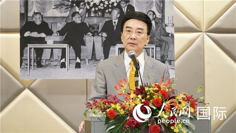 在日中國企業(yè)協(xié)會會長王家馴致祝酒詞。人民網 蔣曉辰攝