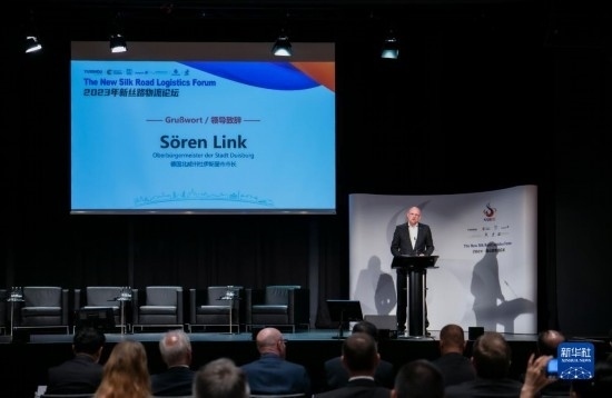 9月21日，在德國杜伊斯堡，杜伊斯堡市市長澤倫·林克出席2023新絲路物流論壇并致辭。新華社記者 張帆 攝