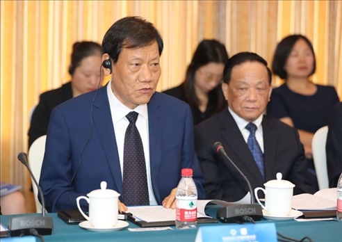 中國(guó)社會(huì)工作聯(lián)合會(huì)會(huì)長(zhǎng)陳存根致辭。主辦方供圖