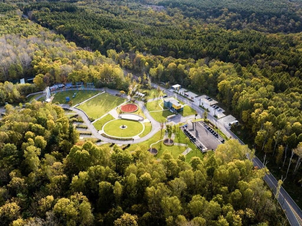 長白山華美勝地已實(shí)現(xiàn)“綠電”直供。嚴(yán)磊攝