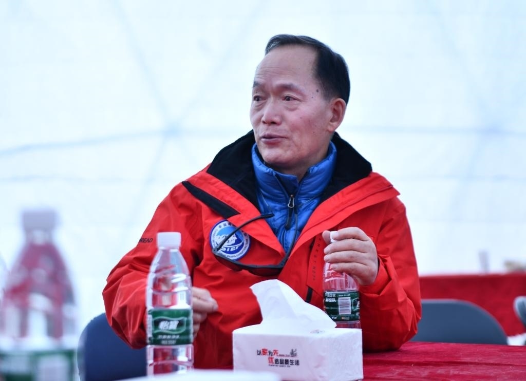 中國科學院院士、第二次青藏科考隊隊長姚檀棟在卓奧友峰登山大本營（9月29日攝）。新華社記者晉美多吉 攝