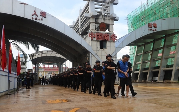 移交現(xiàn)場(chǎng)。公安部供圖