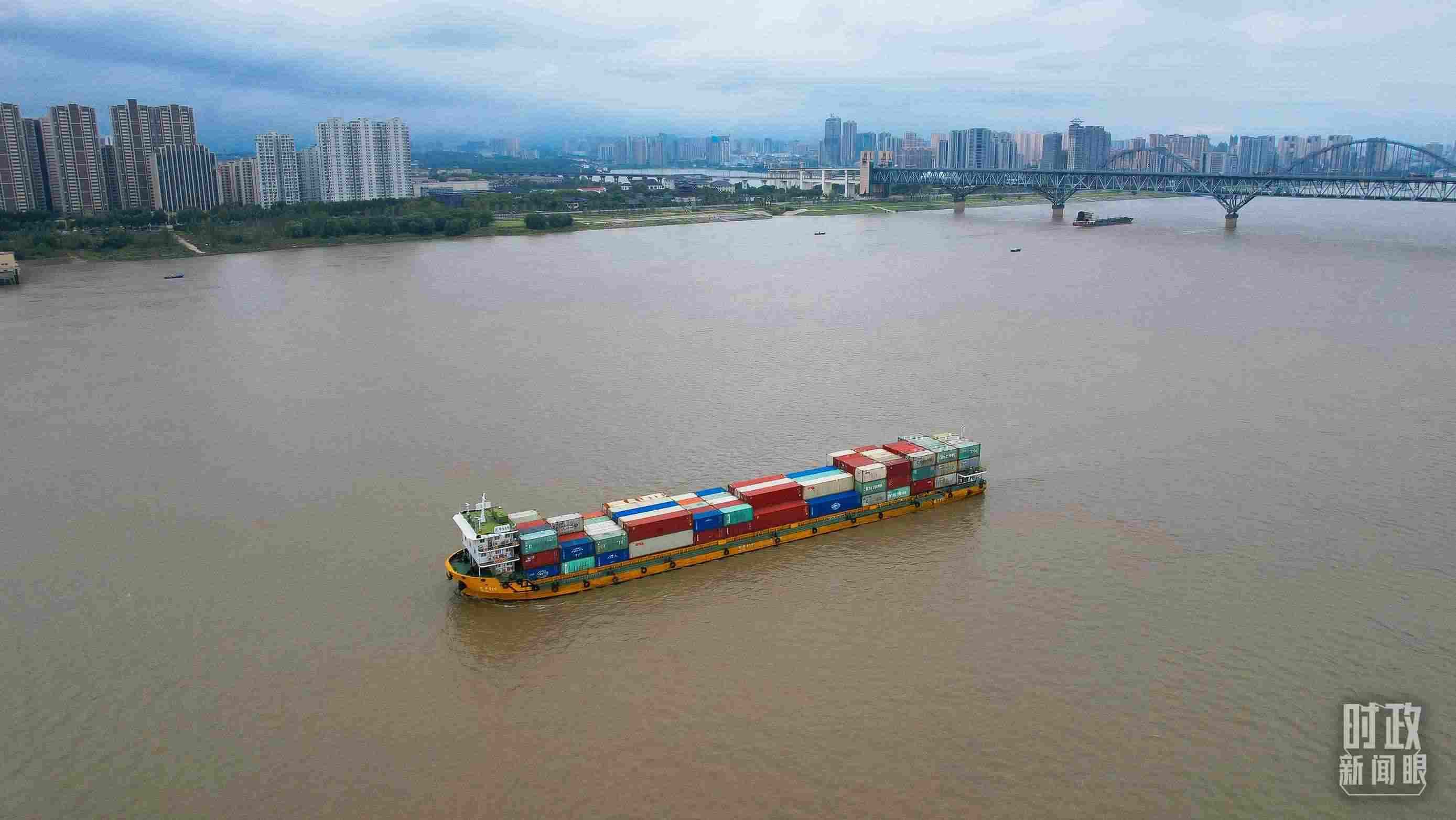 △長江九江段。（總臺央視記者范凱拍攝）