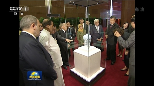 2019年5月15日，中外領導人共同參觀“大美亞細亞——亞洲文明展”。（視頻截圖）