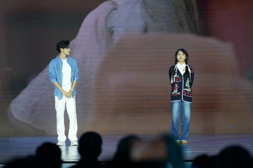 煎餅果仔（演員張家?。⑾奶烀妹茫ㄑ輪T楊茜云）