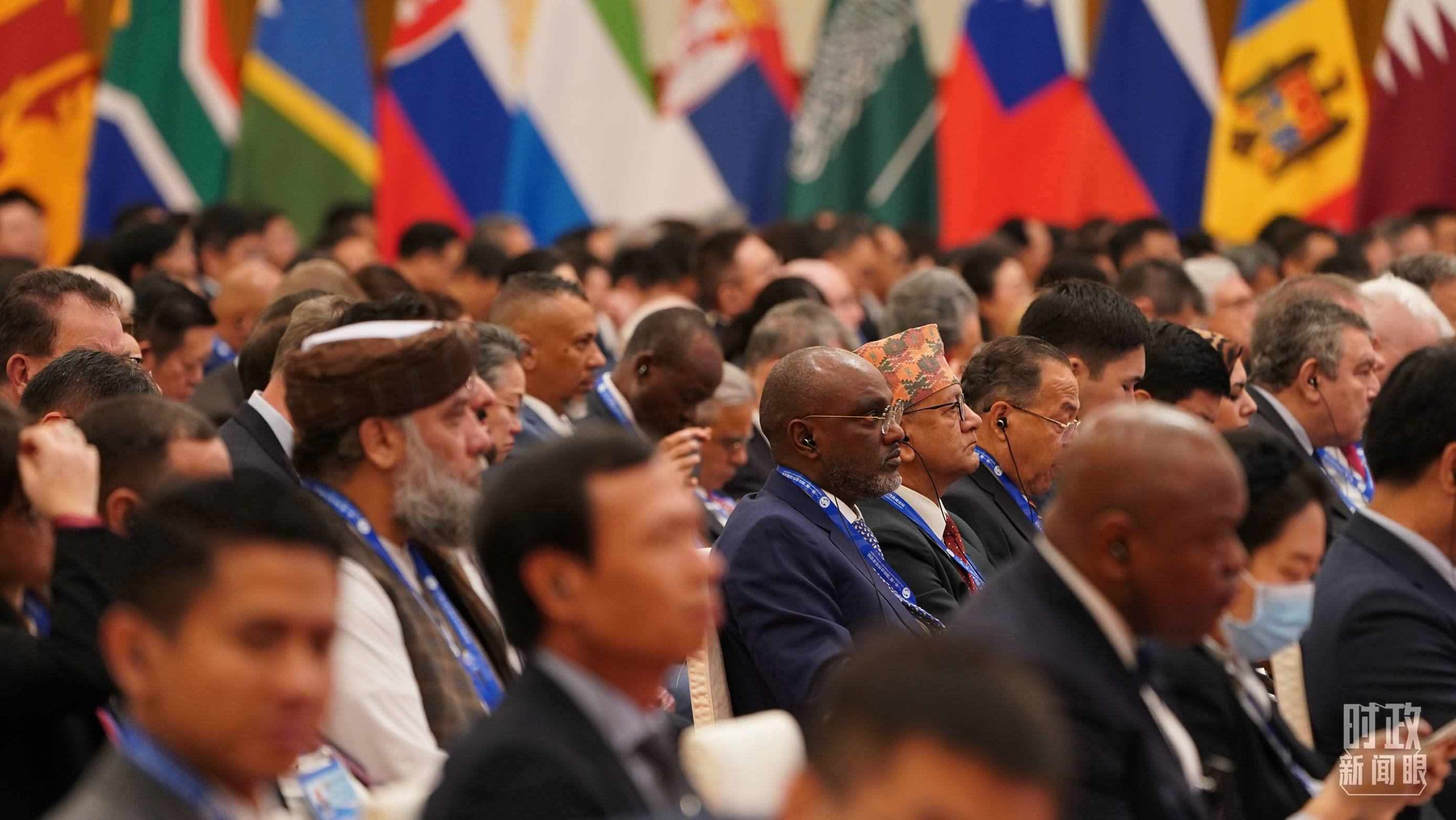 △開幕式現(xiàn)場的與會嘉賓。（總臺國廣記者李晉拍攝）