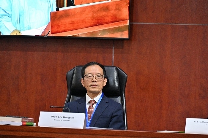 浙江師范大學(xué)非洲研究院院長(zhǎng)劉鴻武作會(huì)議總結(jié)。浙江師范大學(xué)非洲研究院供圖