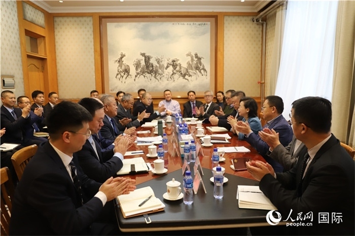 3.2023年10月30日，中國駐蒙使館座談會現(xiàn)場。人民網(wǎng)記者 霍文攝