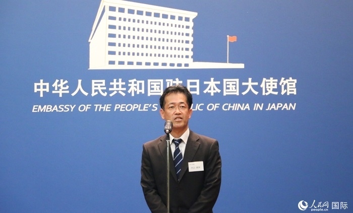 導(dǎo)師代表、東京大學(xué)教授內(nèi)山真伸發(fā)表致辭。人民網(wǎng) 許可攝