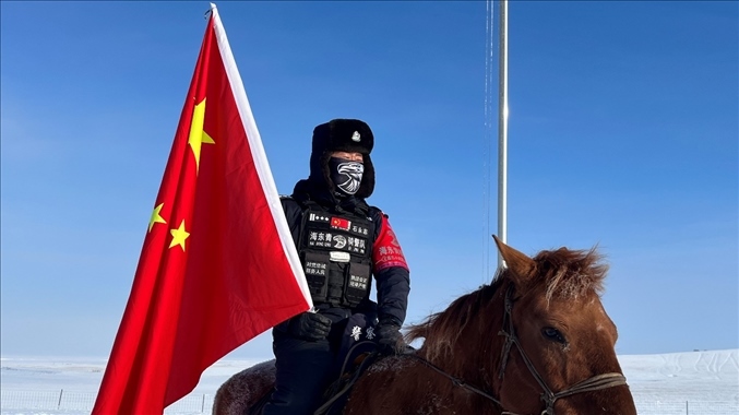 呼倫貝爾陳巴爾虎旗公安局副局長石永志。人民網(wǎng)記者 張敏穎攝