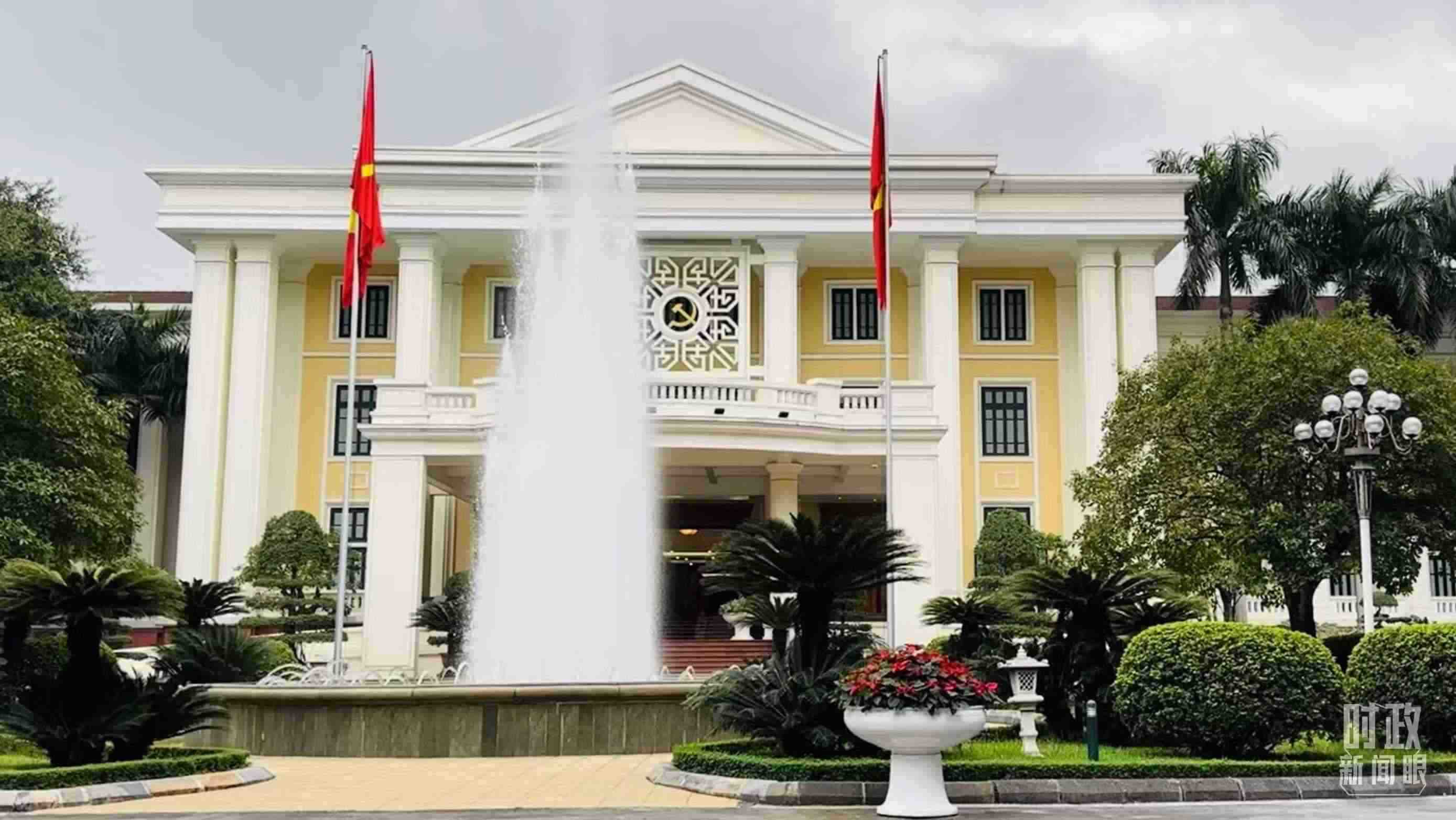 △越共中央駐地。當(dāng)?shù)貢r(shí)間12月12日下午，習(xí)近平在這里同阮富仲舉行會談。（總臺央視記者范一鳴拍攝）