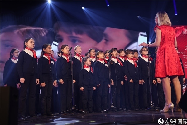 法國寶麗聲童聲合唱團(tuán)演唱《假如我去中國》。人民網(wǎng)記者 尚凱元攝