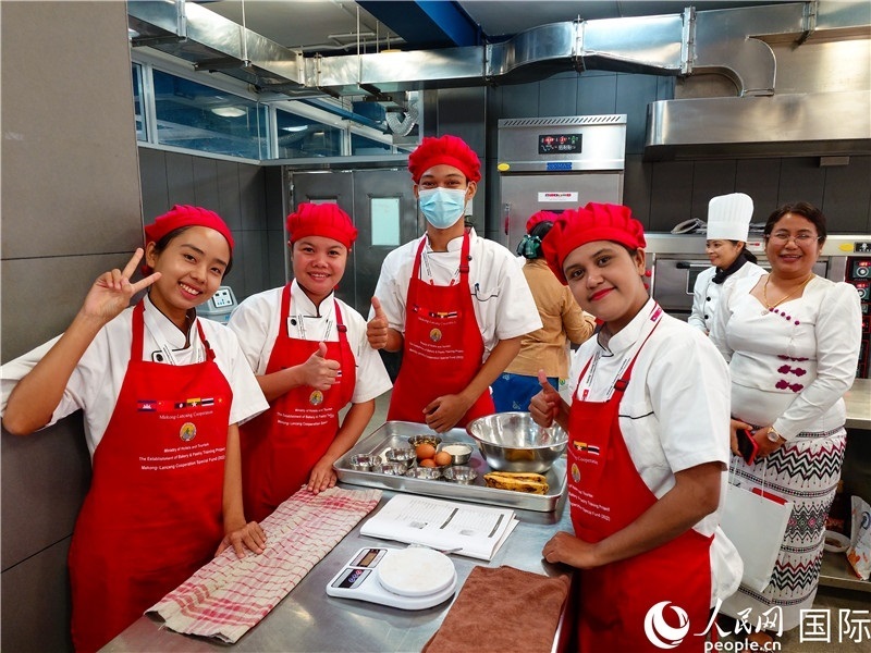 學員進行實操練習。人民網記者 謝佳君攝