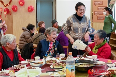 活動(dòng)準(zhǔn)備了抽獎(jiǎng)環(huán)節(jié)。人民網(wǎng)記者 葉賓得攝