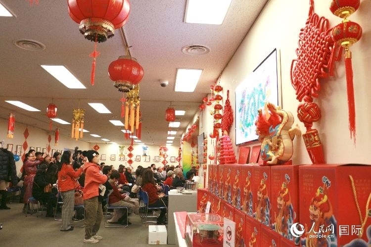 現(xiàn)場(chǎng)洋溢著濃郁的新春氛圍。人民網(wǎng) 許可攝