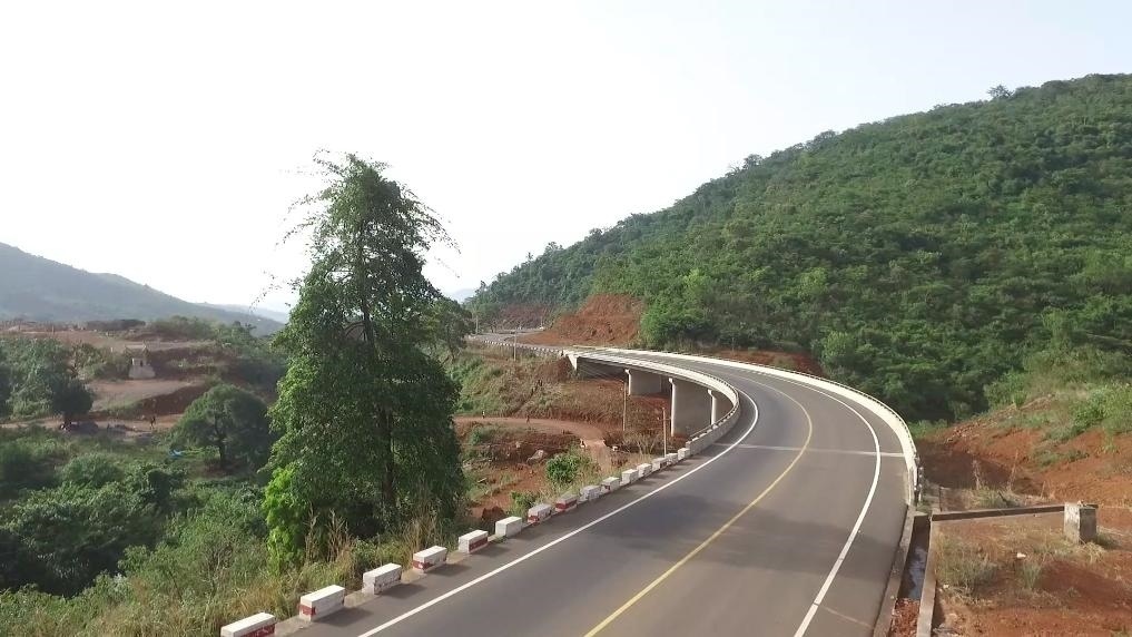 中塞友誼公路。