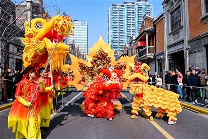 2024年2月10日，上海張園舉辦舞龍舞獅活動(dòng)，為市民和游客獻(xiàn)上一場(chǎng)視覺盛宴。