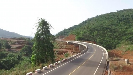 中塞友誼公路。