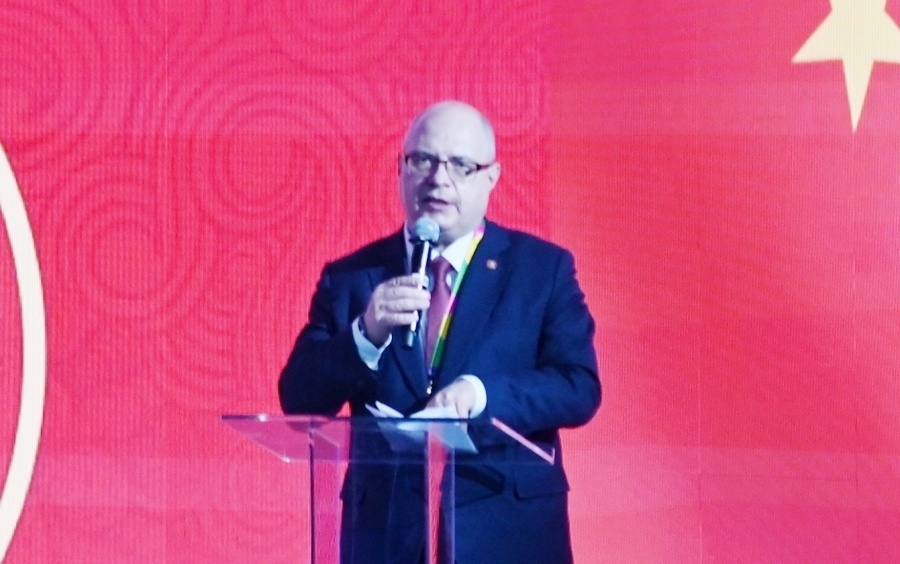 俄羅斯國(guó)家杜馬資產(chǎn)、土地和財(cái)產(chǎn)關(guān)系委員會(huì)主席兼俄中議員友好小組主席加夫里洛夫致辭。主辦方供圖 