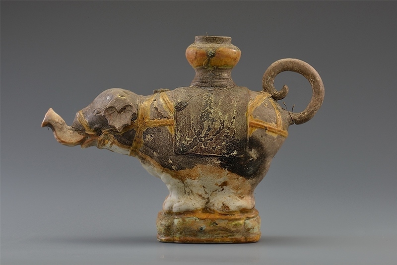 一號沉船出水的三彩象形持壺。中國文物報社供圖