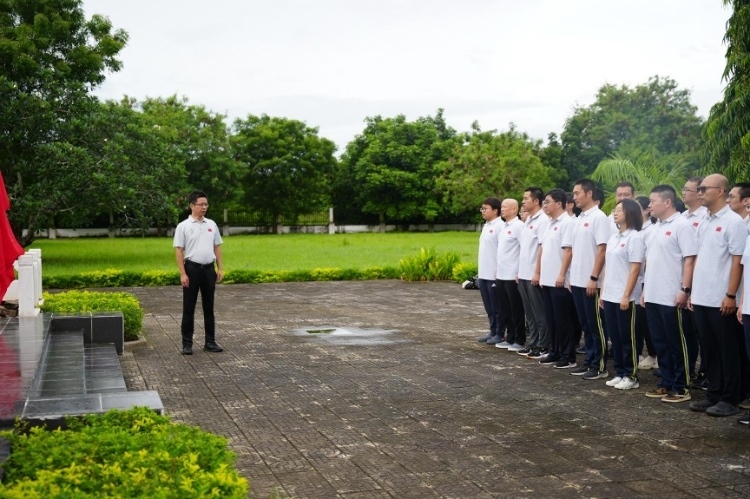 醫(yī)療隊(duì)隊(duì)長致詞。中國援桑醫(yī)療隊(duì)供圖