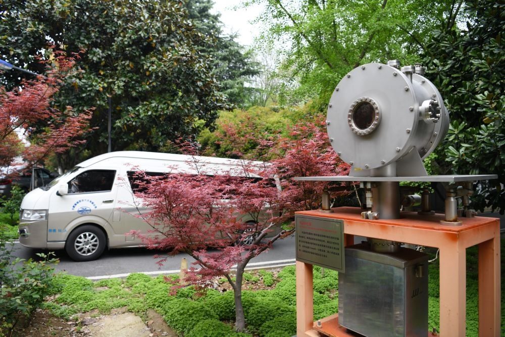 2024年4月6日，在位于安徽合肥的中國科學技術大學，自主研制的原位實驗裝置準備運往上海光源開展實驗。