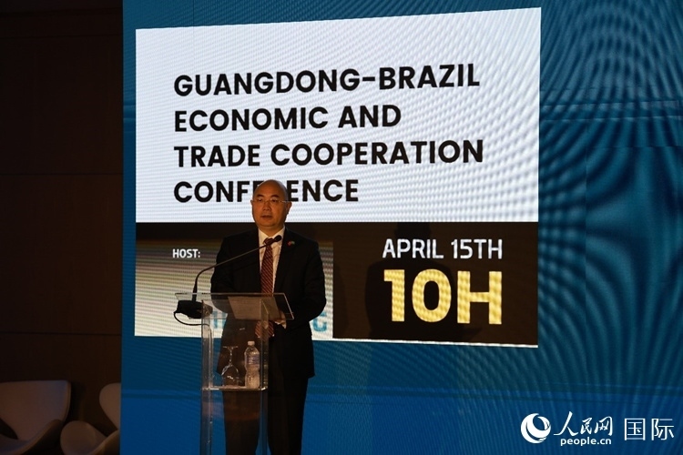 廣東海外聯(lián)誼會(huì)會(huì)長(zhǎng)王瑞軍在推介會(huì)上致辭。人民網(wǎng)記者 陳海琪攝