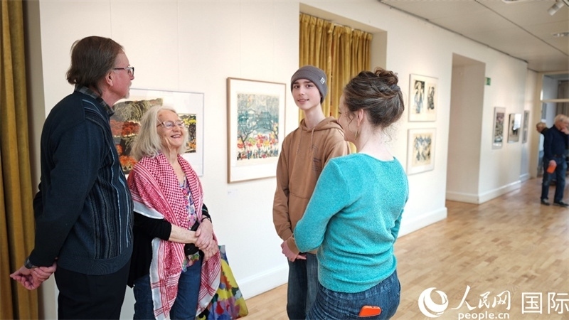 參加講座活動(dòng)的瑞典聽眾。人民網(wǎng)記者殷淼攝