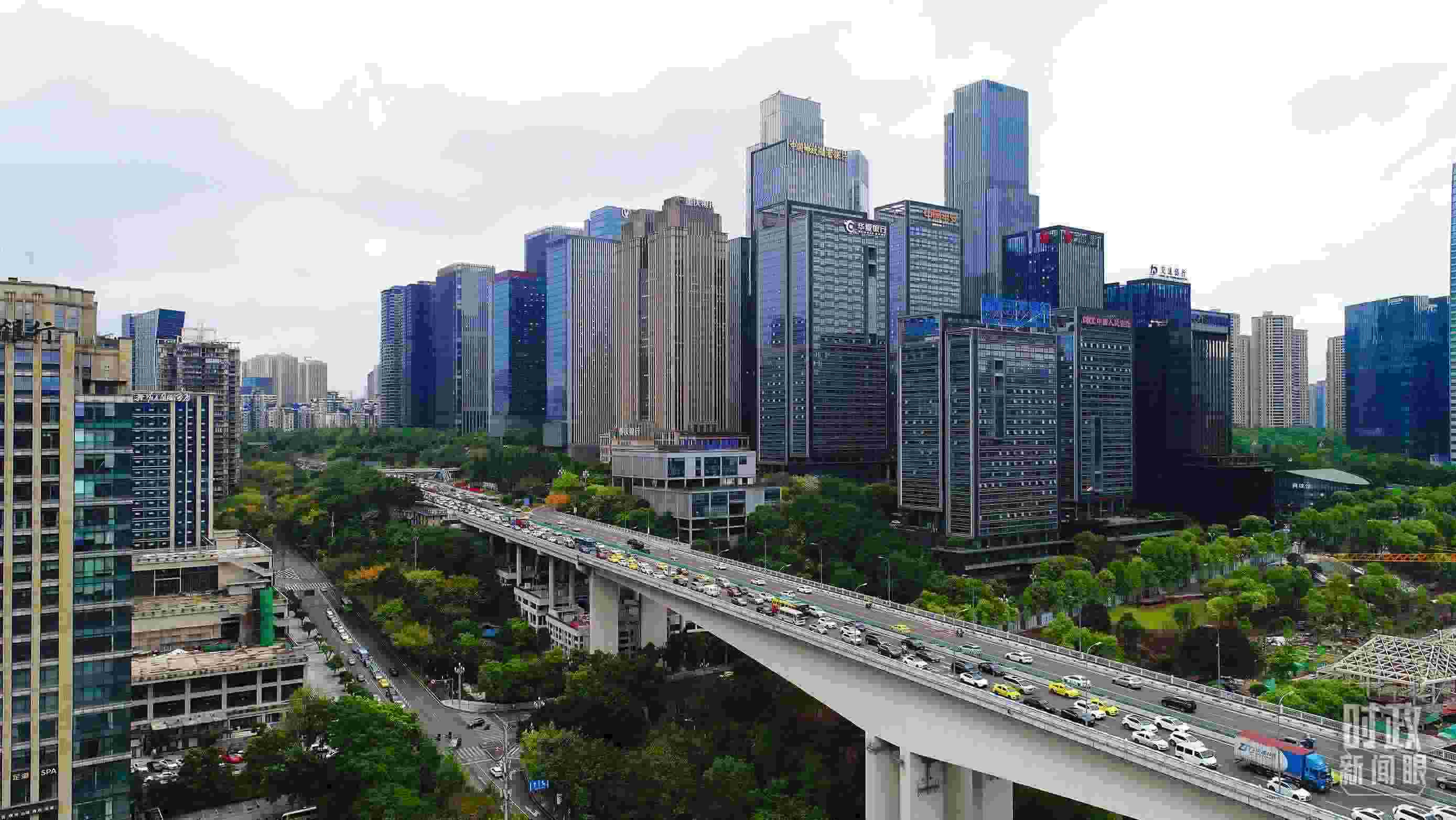 △重慶市數(shù)字化城市運(yùn)行和治理中心。（總臺記者于濱拍攝）